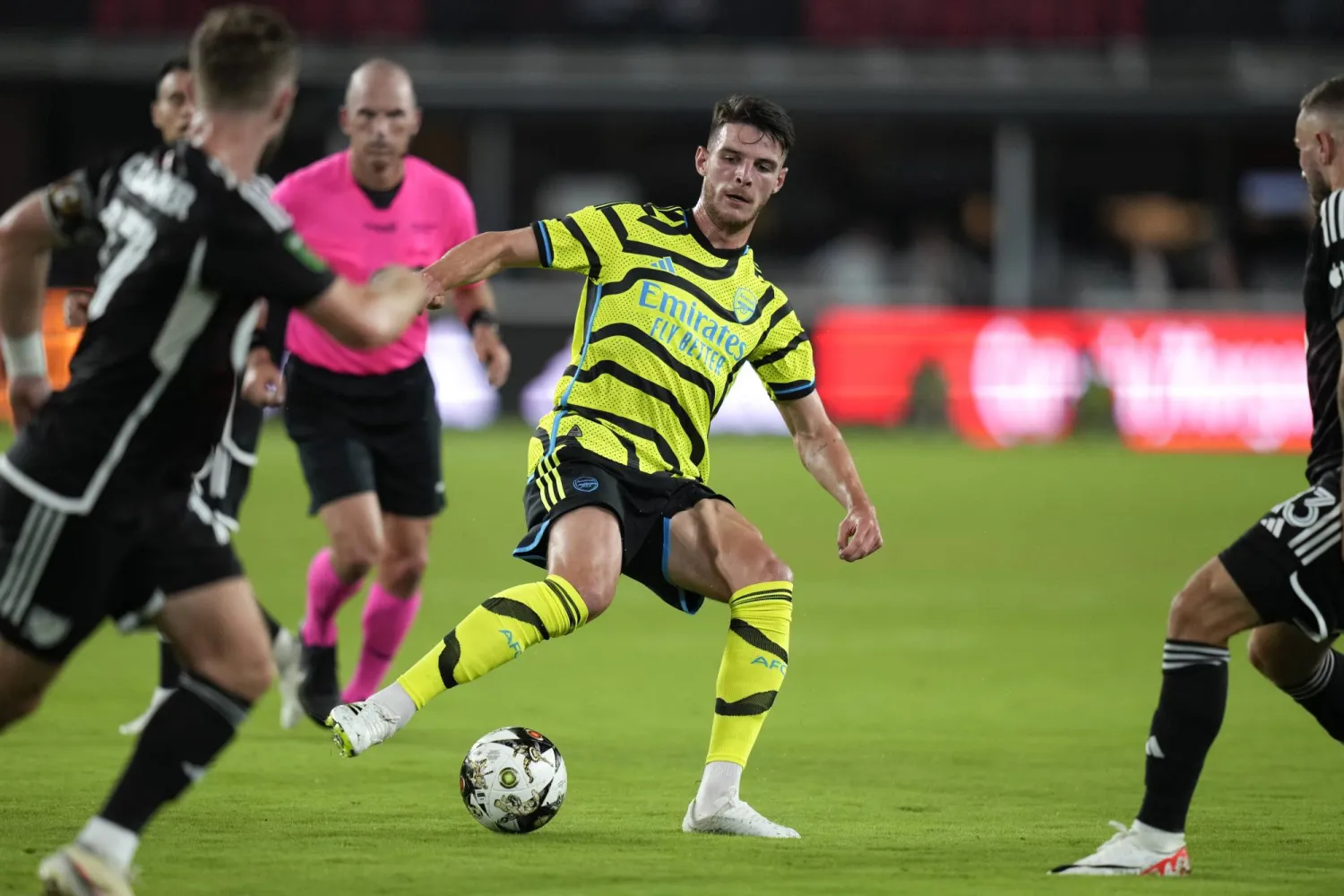 ضم ارسنال لرايس تدعيم لصفوف الفريق في سباق المنافسة على اللقب (أ.ب)