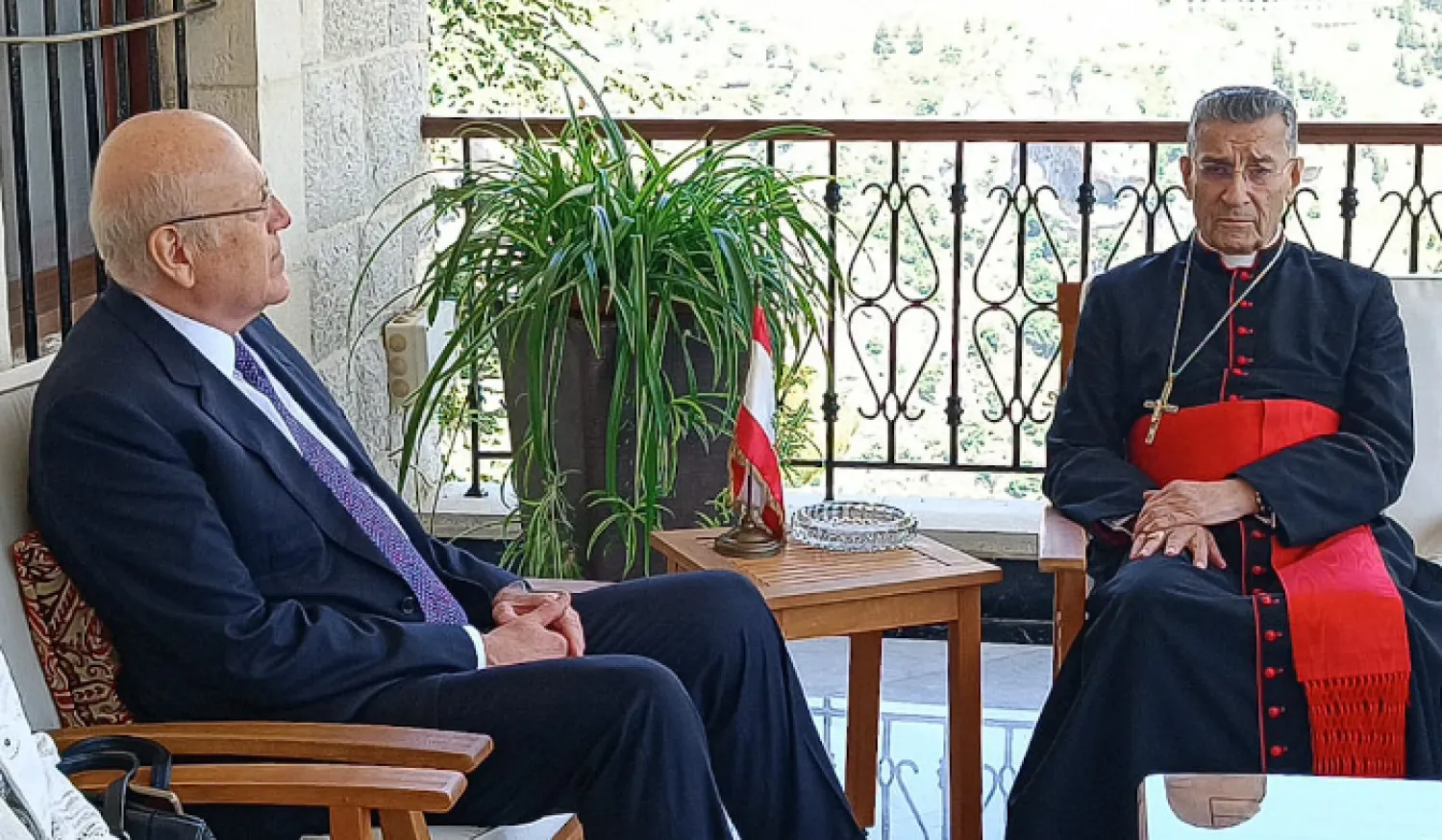 ميقاتي مجتمعاً مع الراعي (الوكالة الوطنية)