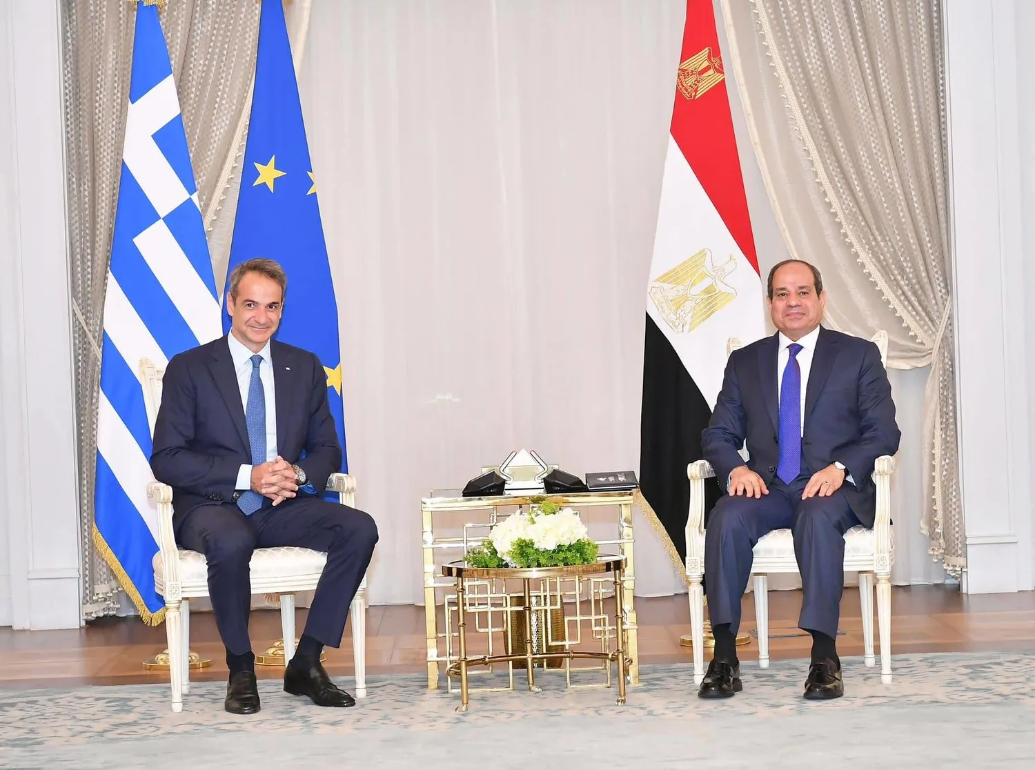 Sisi ve Yunanistan Başbakanı Kiryakos Miçotakis, el-Alameyn şehrinde bir araya geldi (Mısır Cumhurbaşkanlığı)
