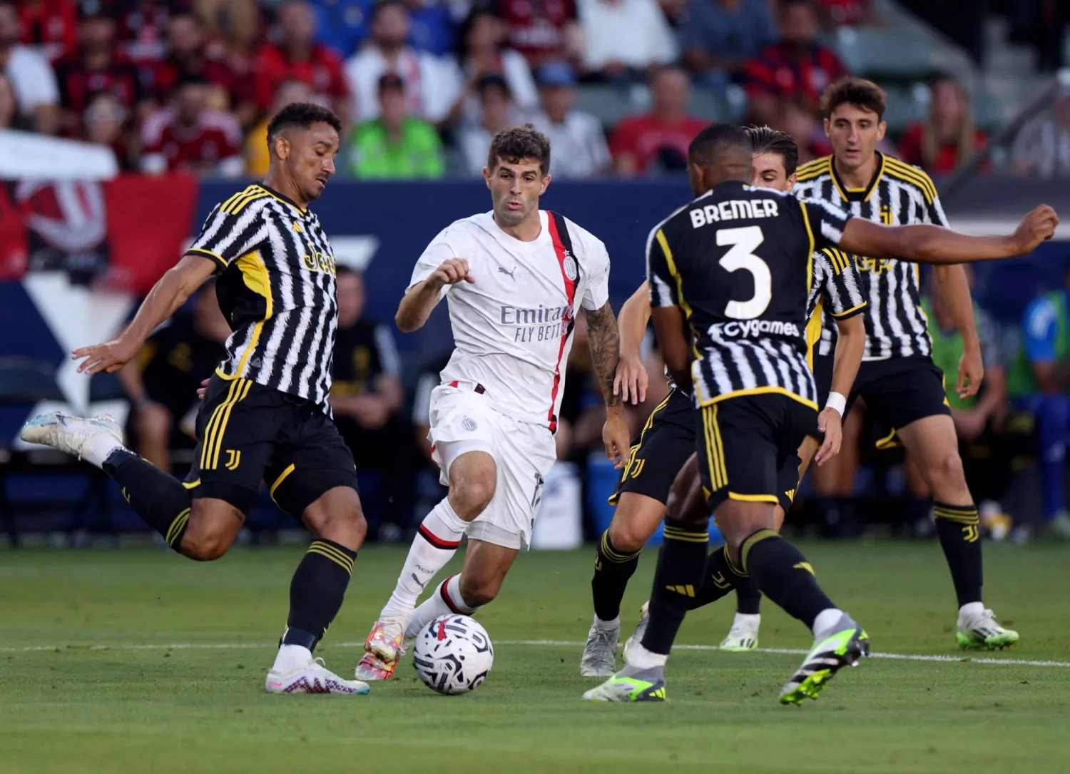 بوليسيتش يستعد لأول موسم مع ميلان بمواجهة ودية أمام يوفنتوس (أ.ف.ب)