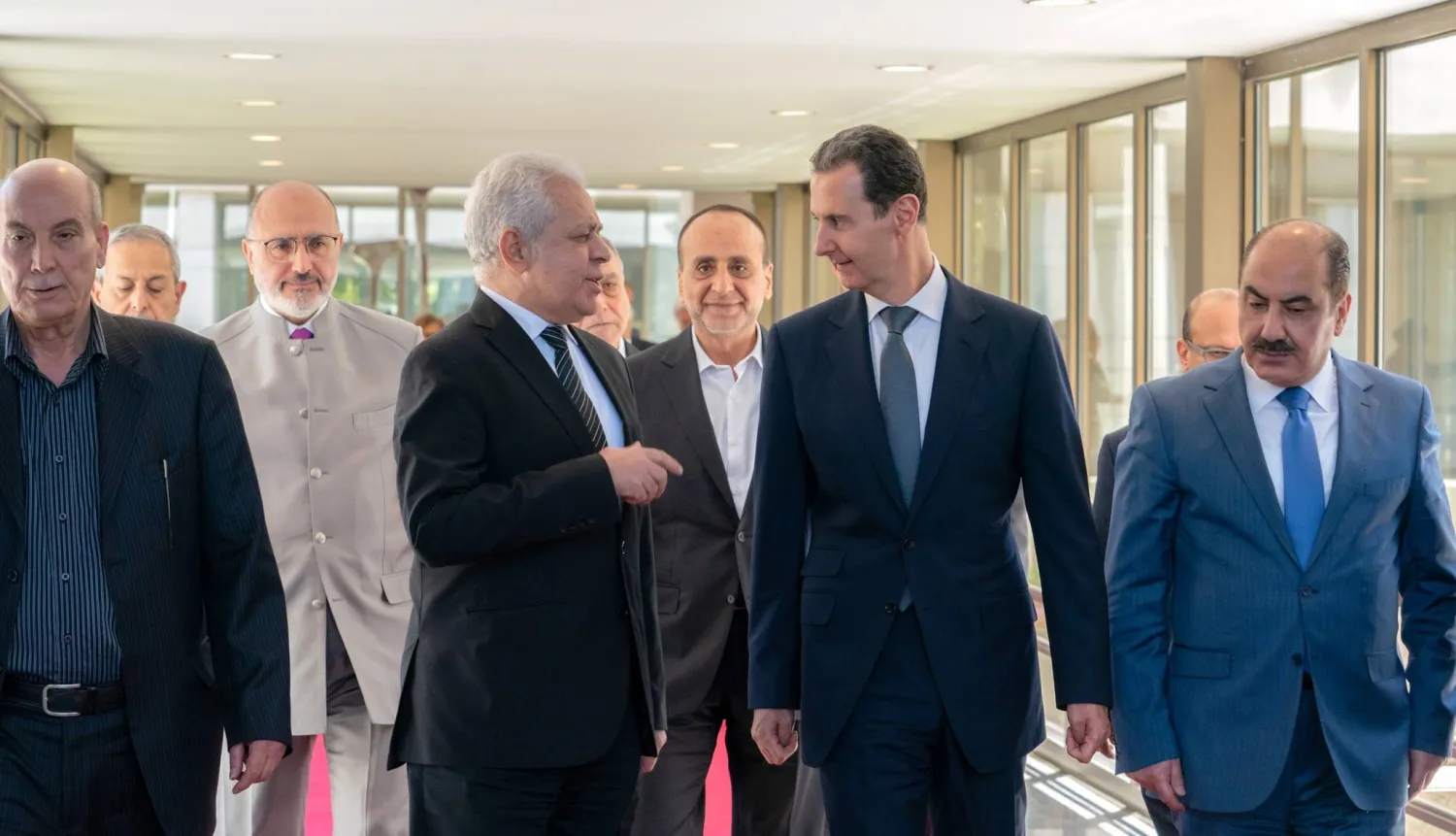 الرئيس السوري بشار الأسد في حديث مع حمدين صباحي (الرئاسة السورية)