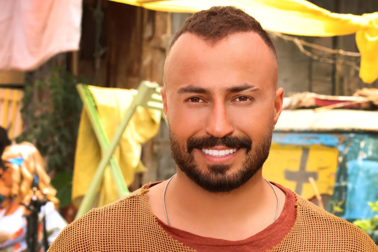 «لا جوا» هو اسم الأغنية التي أطلقها بويادجيان مع الشاب مجيد (ألبير بويادجيان)



يعتبر بويادجيان الأخلاقيات من ركائز مهنة الفنان (ألبير بويادجيان)