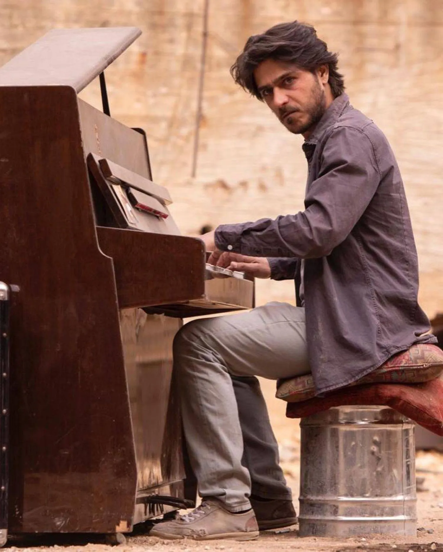 حاز على جائزة أفضل ممثل عن دوره في فيلم {بروكن كيز} (صفحته على إنستغرام)