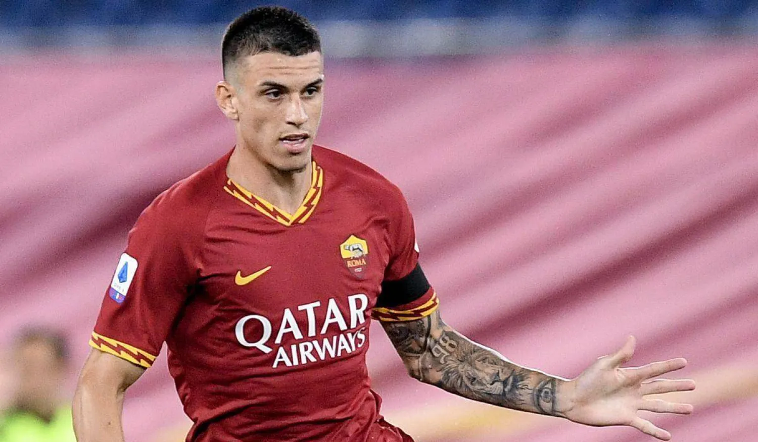 روجيه إيبانيز بين الدوري السعودي والإنجليزي (الشرق الأوسط)