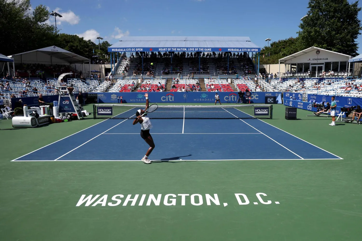 النجمة الأميركية طالبت بأهمية الحصول على دورات في الإنعاش الرئوي (أ.ف.ب)