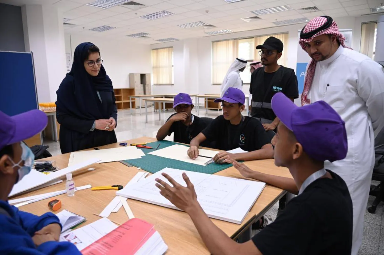 وفد من وزارة الثقافة يزور جامعة الملك عبد العزيز للاطلاع على برنامج «موهوبو العمارة والتصميم» (وزارة الثقافة)