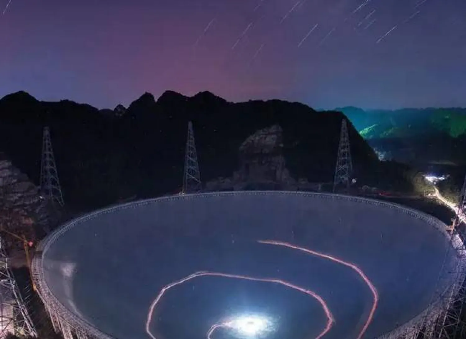 روبوت ذكي يقوم بأعمال صيانة تلسكوب فاست الصيني