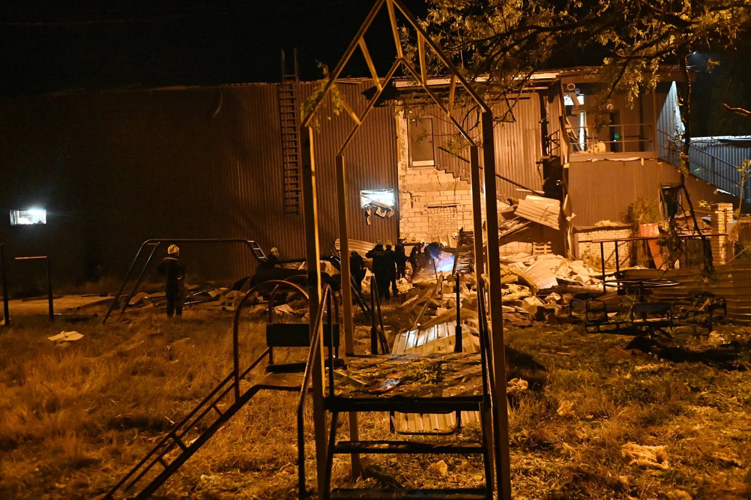 جانب من الدمار جراء القصف الروسي على مدينة زابوريجيا الأوكرانية (د.ب.أ)