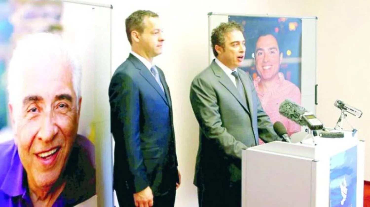 Lawyer Jared Genser and Babak Namazi, the brother and son of two prisoners in Iran, who have been sentenced to lengthy prison terms in Iran, address the media in Vienna, April 25, 2017