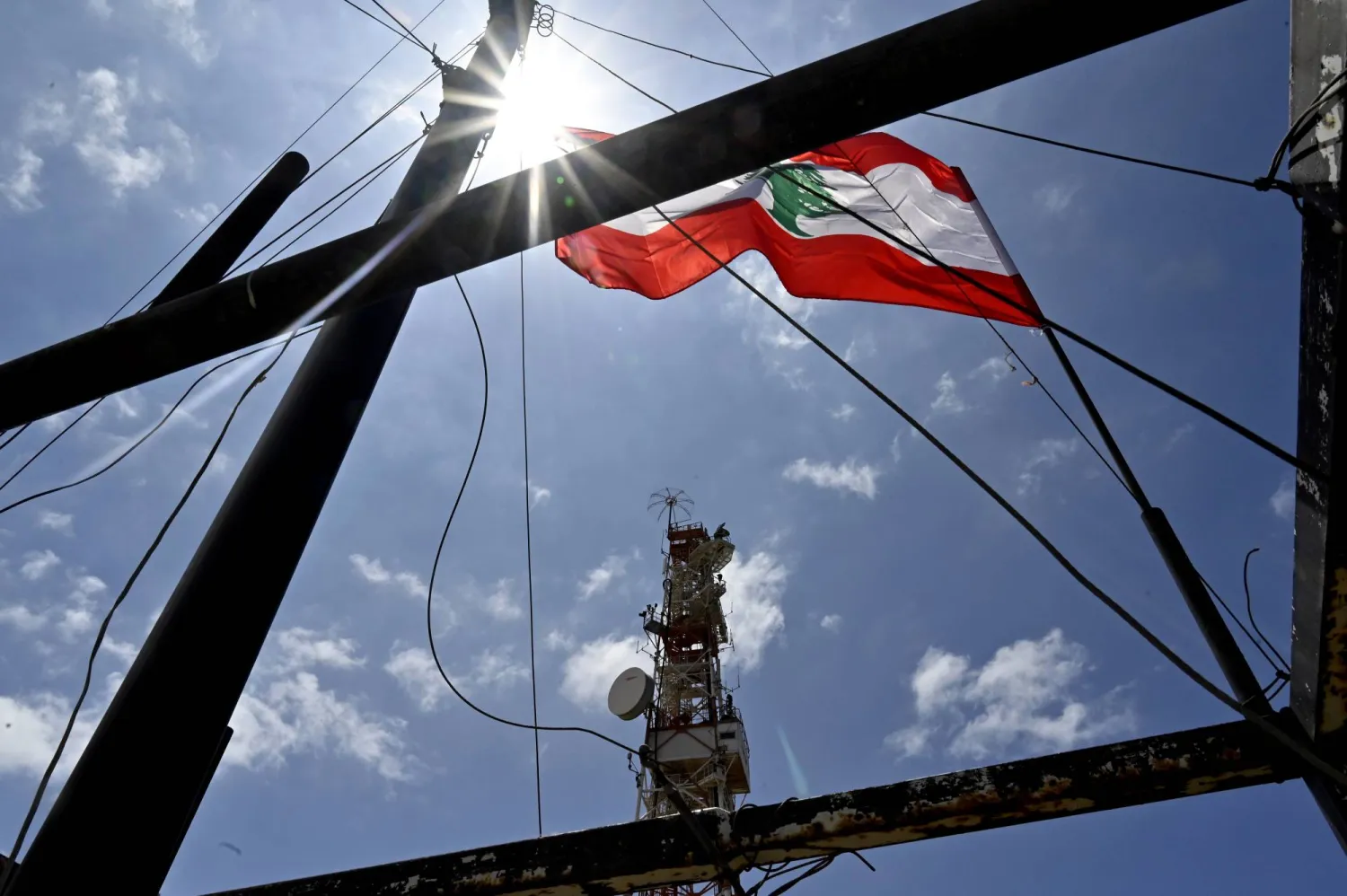 برج مراقبة إسرائيلي على الحدود مع لبنان (إ. ب. أ)