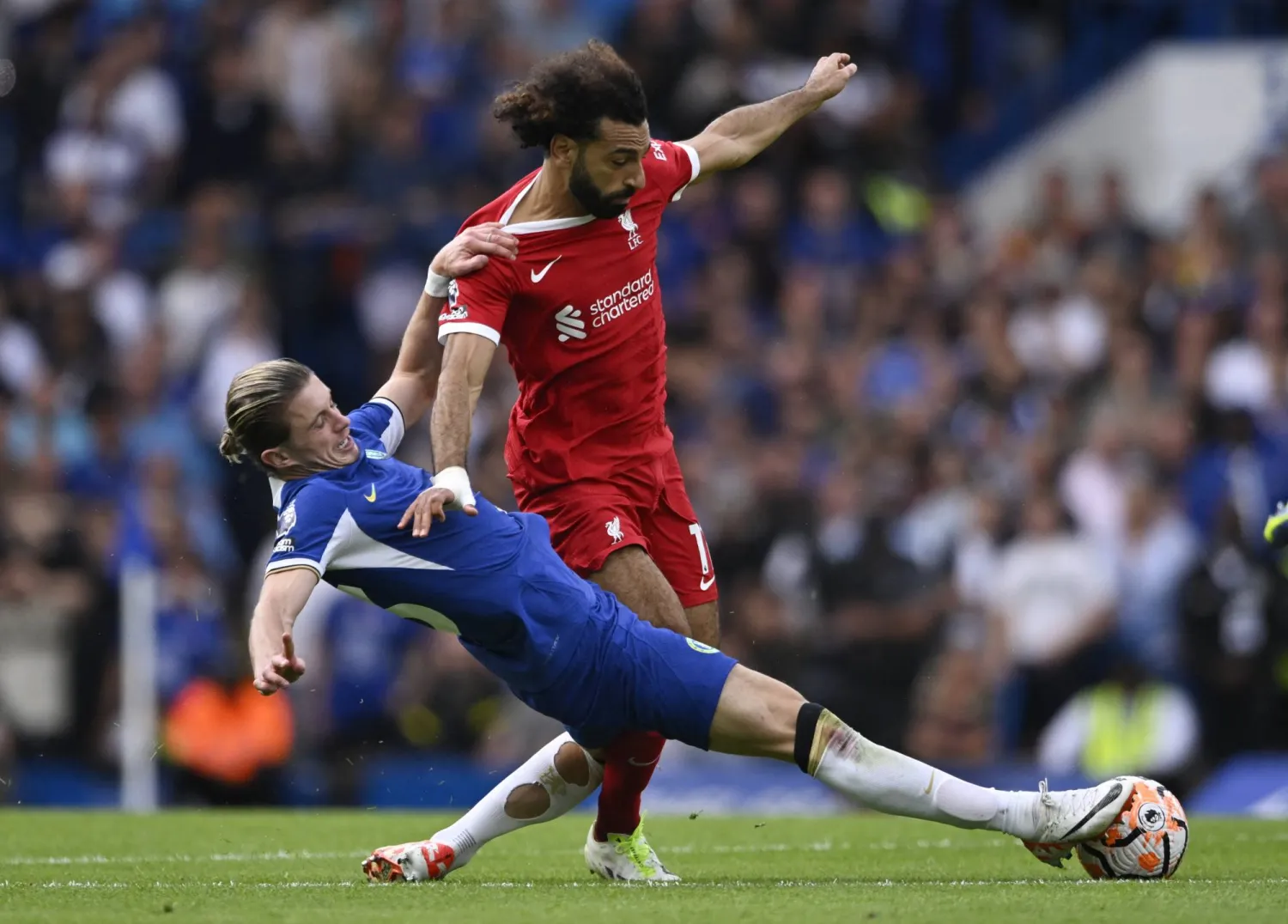 محمد صلاح صنع هدف ليفربول في المباراة (رويترز)