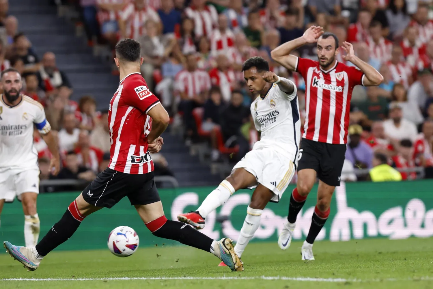 تسديدة   رودريغو في طريقها لهز  شباك بيلباو (إ.ب.أ