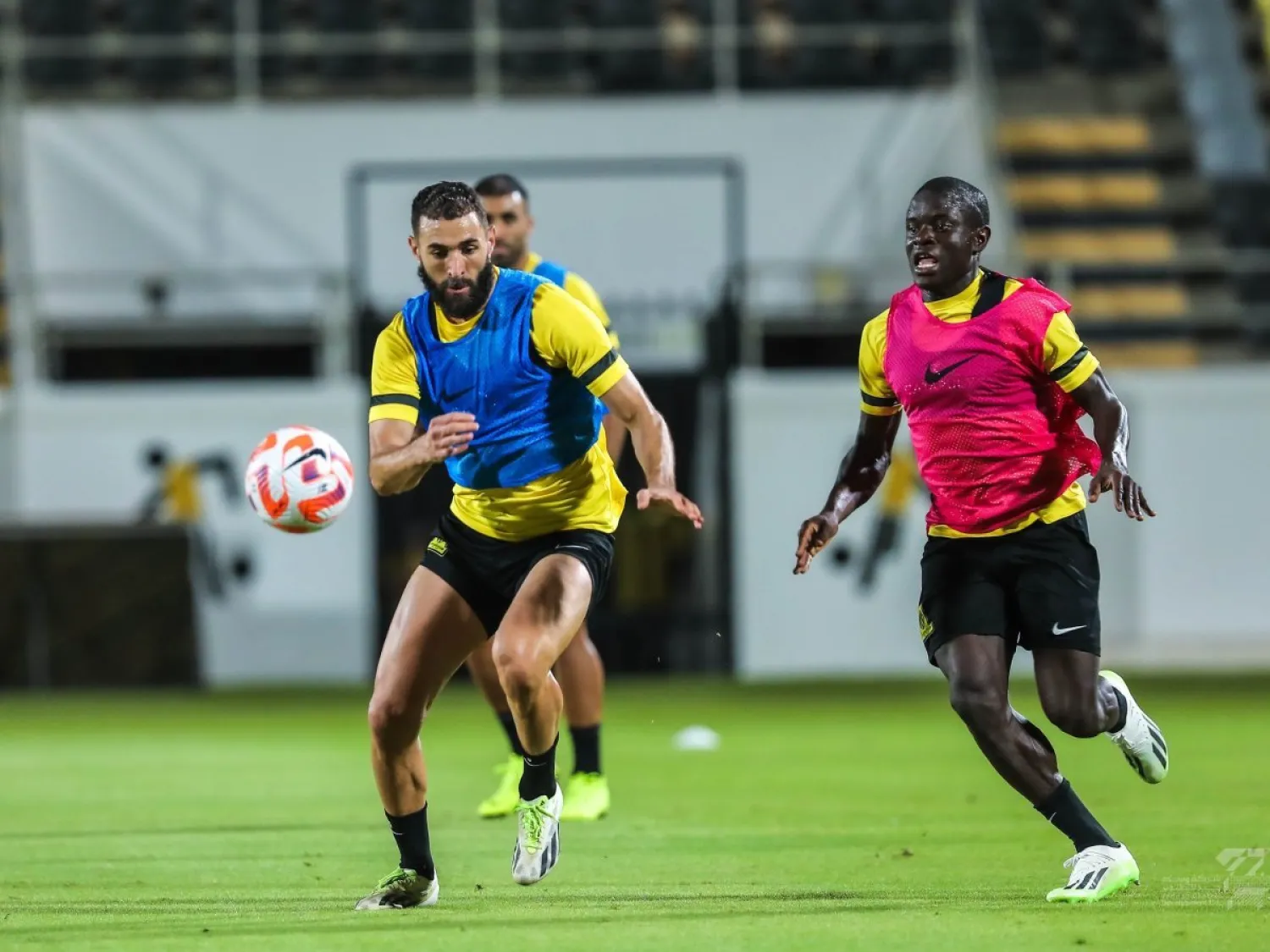 بنزيمة وكانتي خلال تدريبات الاتحاد الأخيرة (نادي الاتحاد) 