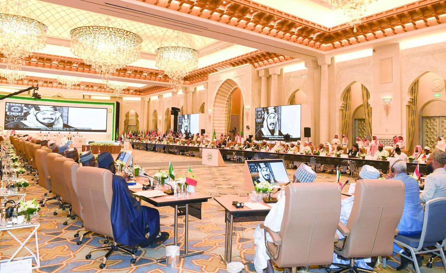 آل الشيخ لـ «الشرق الأوسط» : الإسلام الوسطي سينتصر