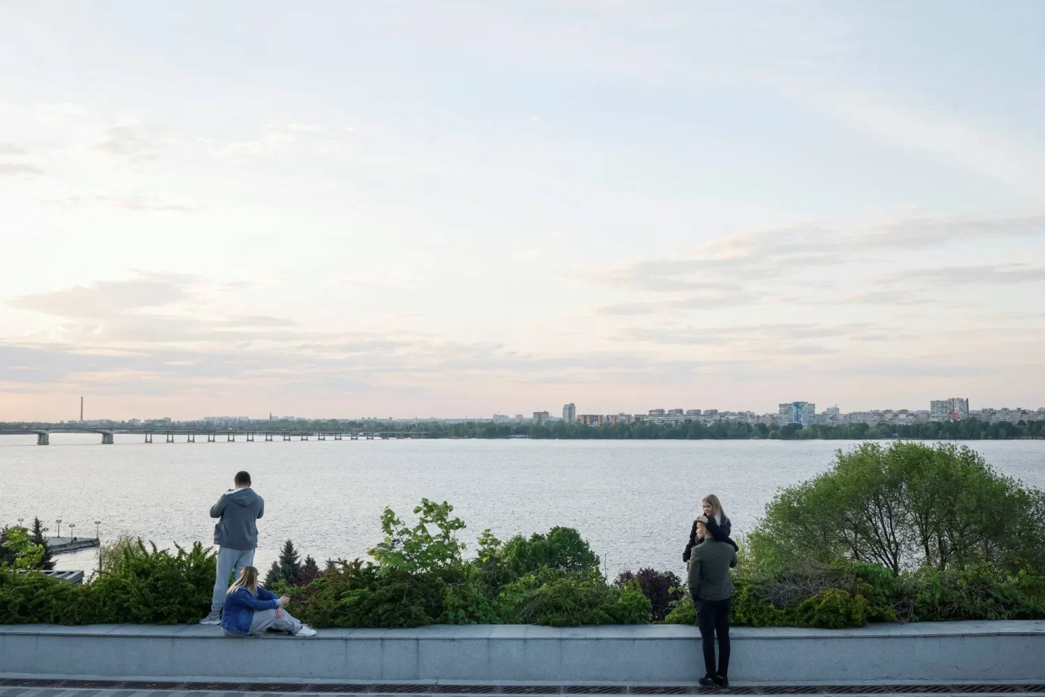 جانب من نهر دنيبرو في أوكرانيا (رويترز)