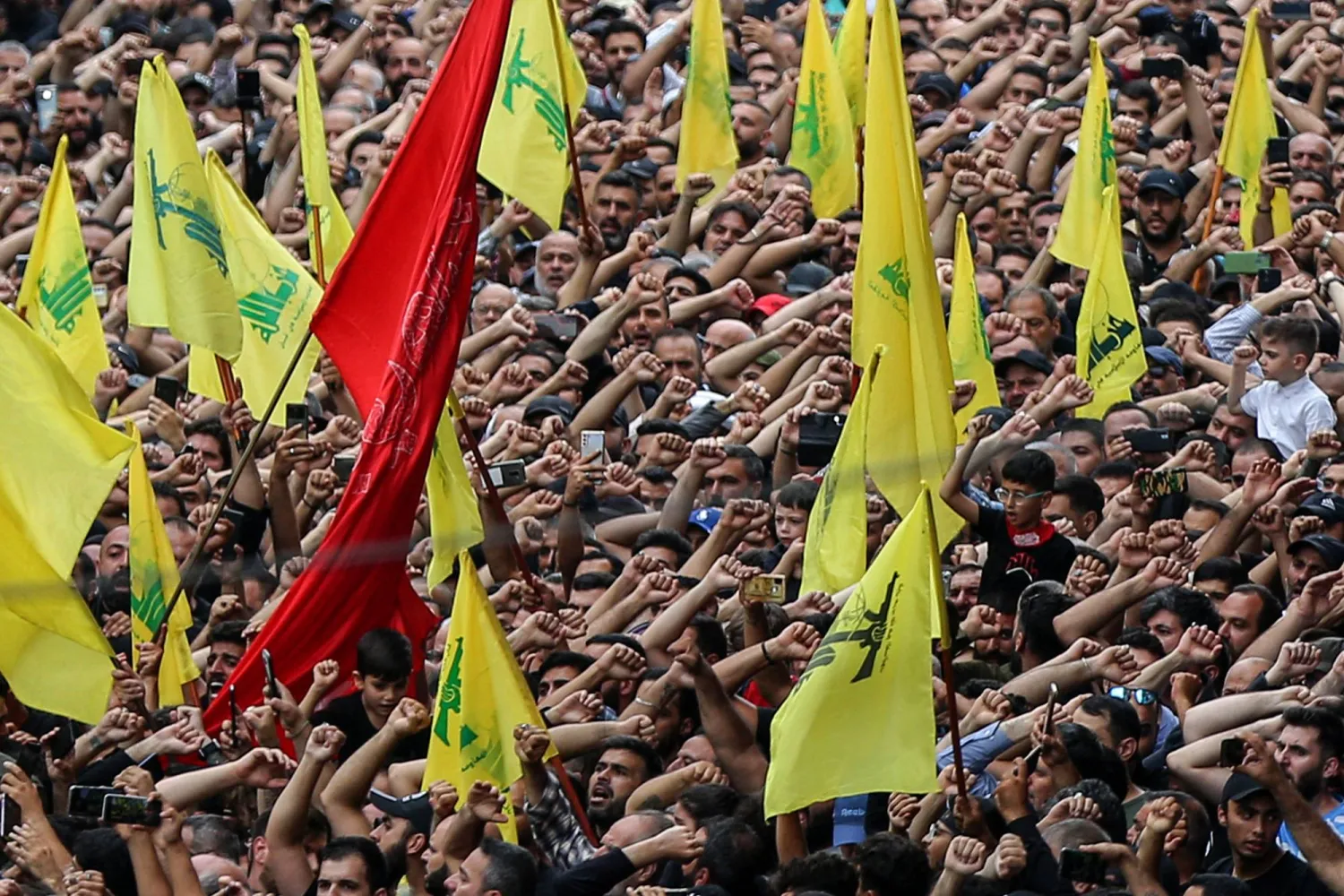 يعتمد الحزب على البيئة الشيعية الحاضنة فقط (د.ب.أ)