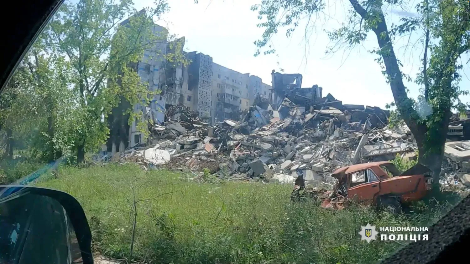 جانب من الدمار جراء القصف الروسي على مدينة دونيتسك الأسبوع الماضي (رويترز)