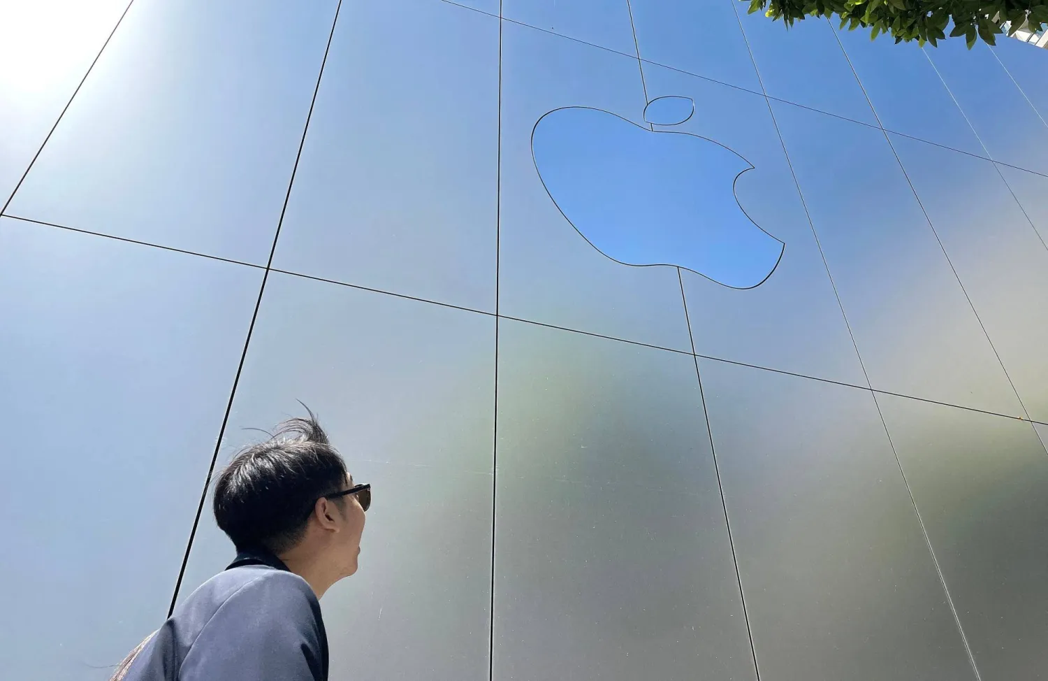 تم رفض استئناف قدمه اثنان من ملاك «آيفون» الذين حاولوا الاعتراض على التسوية القضائية ما يمهد الطريق أمام استكمال عملية الدفع (أ.ف.ب)