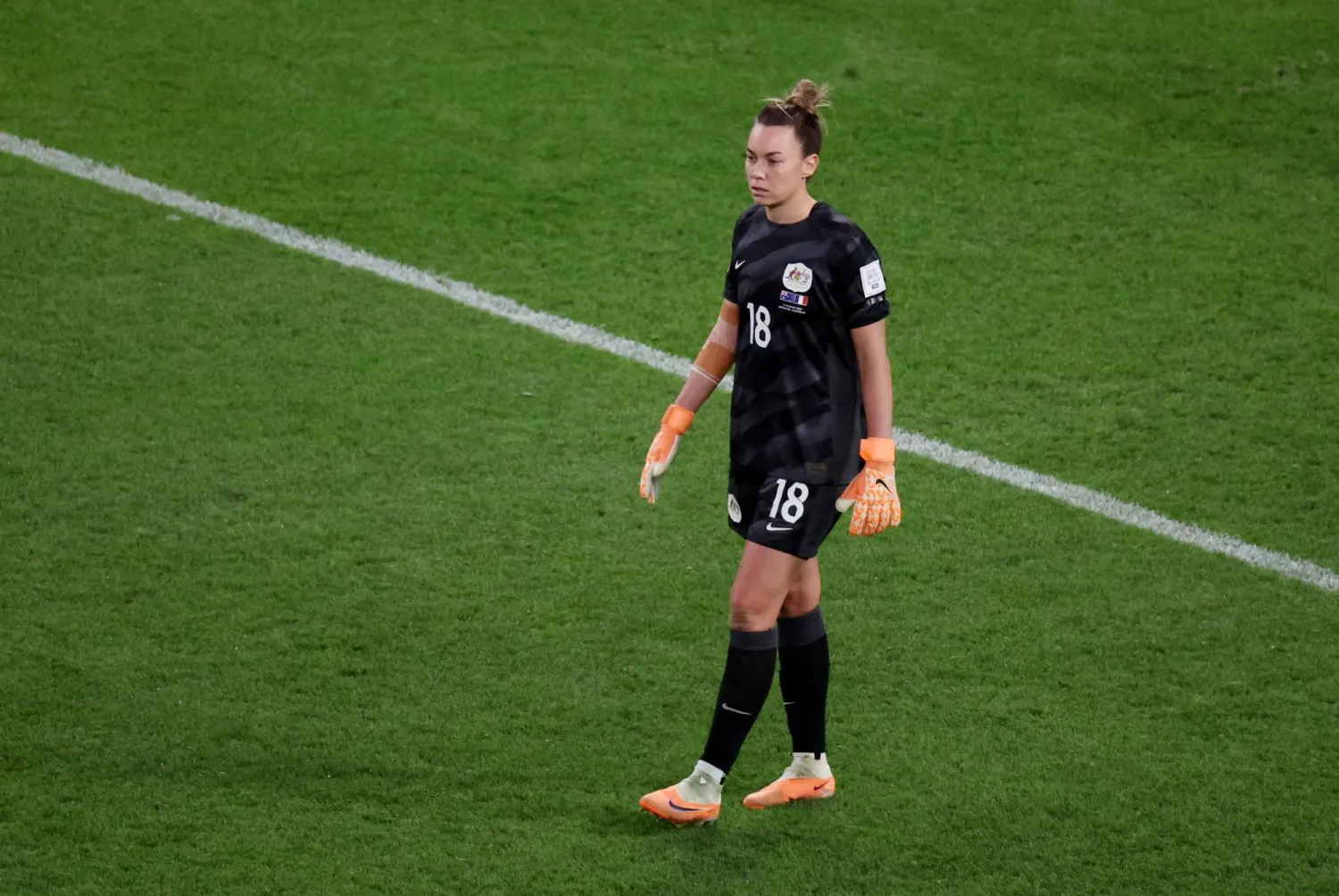 ماكينزي أرنولد حارسة مرمى المنتخب الأسترالي (رويترز)