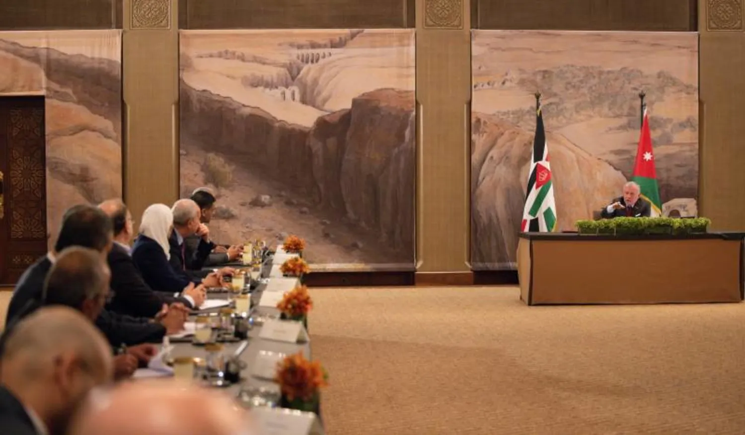 Ürdün Kralı Abdullah, İnsan Hakları Ulusal Merkezi başkanı ve üyeleriyle görüştü. (Kraliyet Mahkemesi)