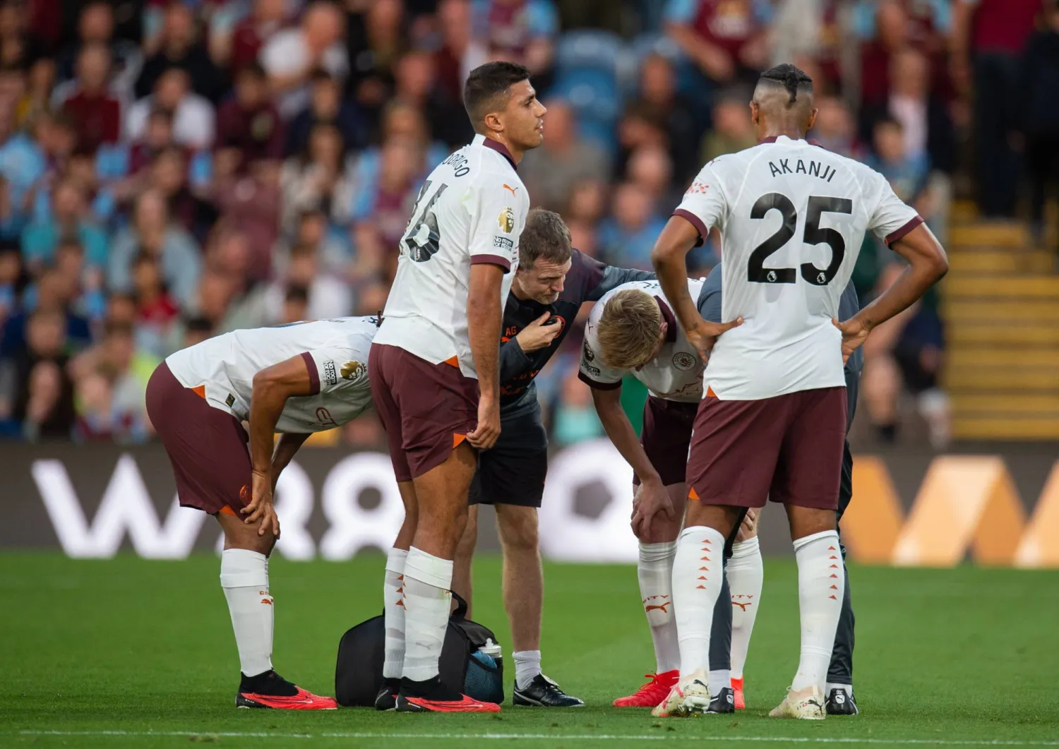 لحظة إصابة دي بروين التي ستبعده 4 أشهر مقبلة (إ.ب.أ)