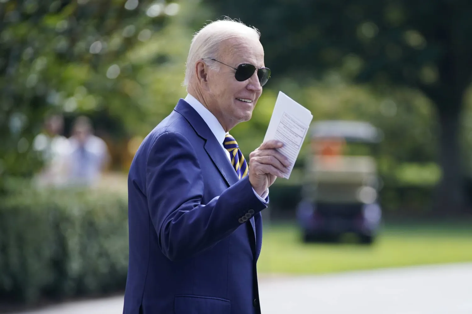 شكر الرئيس الأوكراني فولوديمير زيلينسكي الولايات المتحدة والرئيس جو بايدن على الحزمة الجديدة (أ.ب)