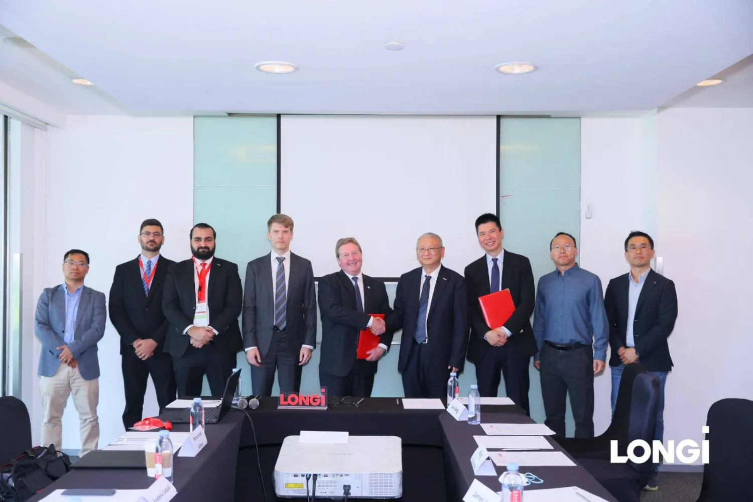 بموجب مذكرة التفاهم ستقوم «كاوست» و«لونغي» بتنفيذ مشاريع مشتركة والاستفادة من الخبرات ونقاط القوة التكميلية بينهما