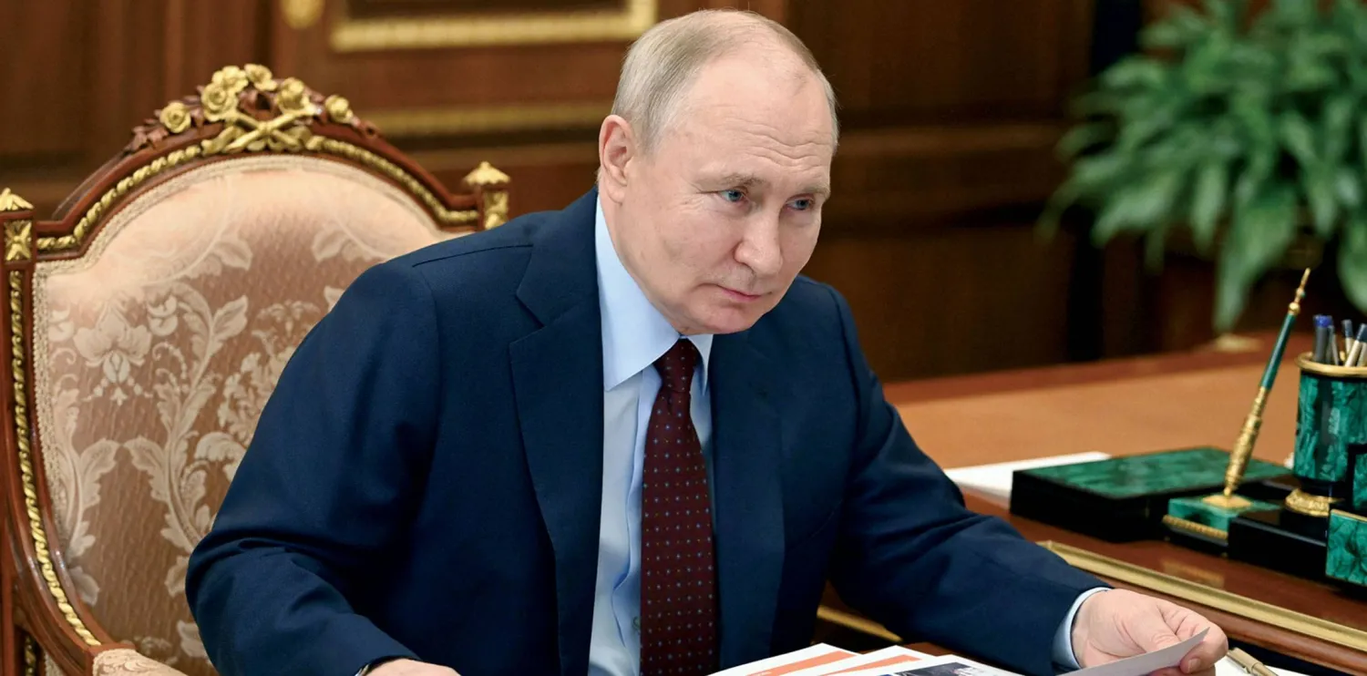 حمّل بوتين الغرب المسؤولية عن تدهور الوضع الأمني في العالم (إ.ب.أ)