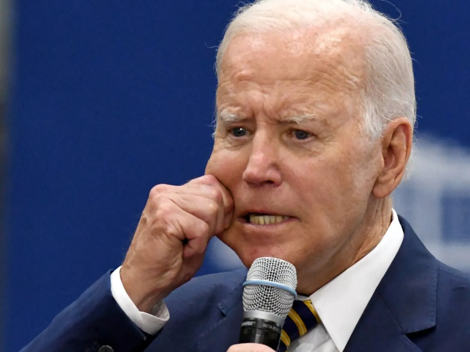 الرئيس الأميركي جو بايدن خلال حديثه في ميلووكي (د.ب.أ)