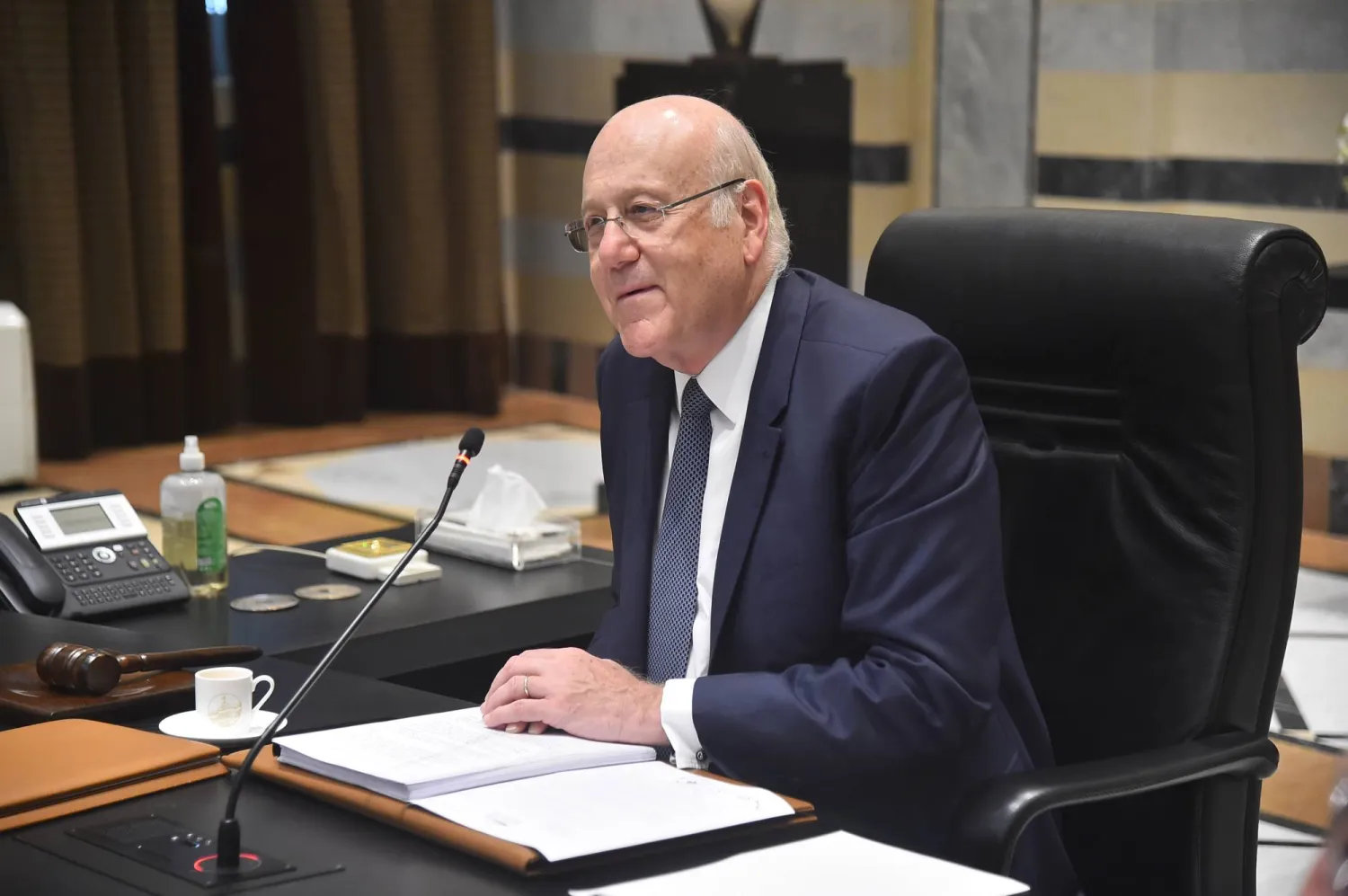 الرئيس نجيب ميقاتي مترئساً جلسة الحكومة (دالاتي ونهرا)