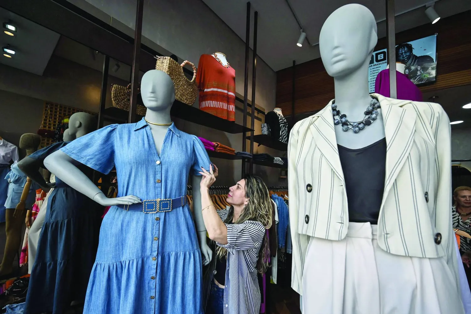 نداء من أجل تكيُّف الموضة مع الأجسام... لا العكس (أ.ف.ب)