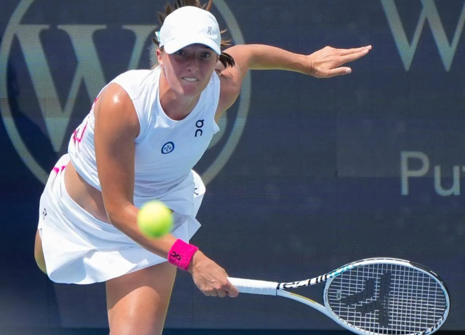 شفيونتيك المصنفة الأولى عالمياً (ا.ف.ب)