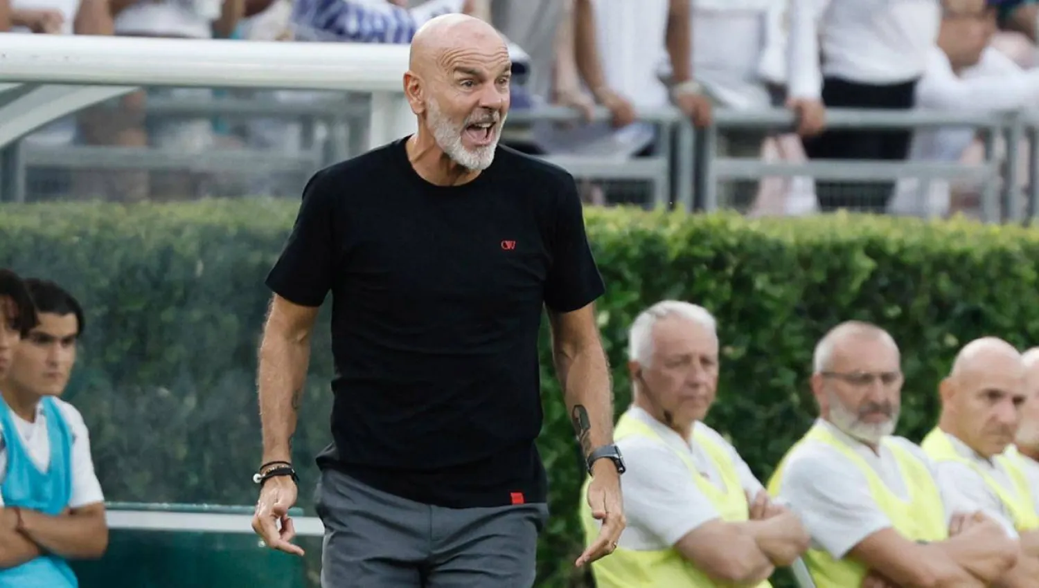 بيولي مدرب «إي سي ميلان» (إ.ب.أ)