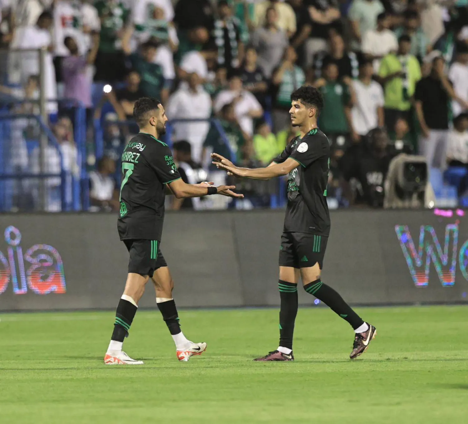 سنحت لمحرز عدة فرص لزيادة غلته من الأهداف مع الفريق الذي انضم إليه هذا الصيف من مانشستر سيتي (تصوير :عيسى الدبيسي)