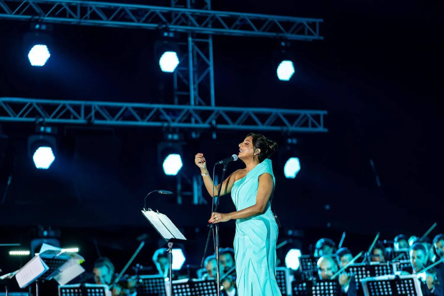 أنغام تألقت في حفلها بالعلمين ولفتت الأنظار (إدارة المهرجان)