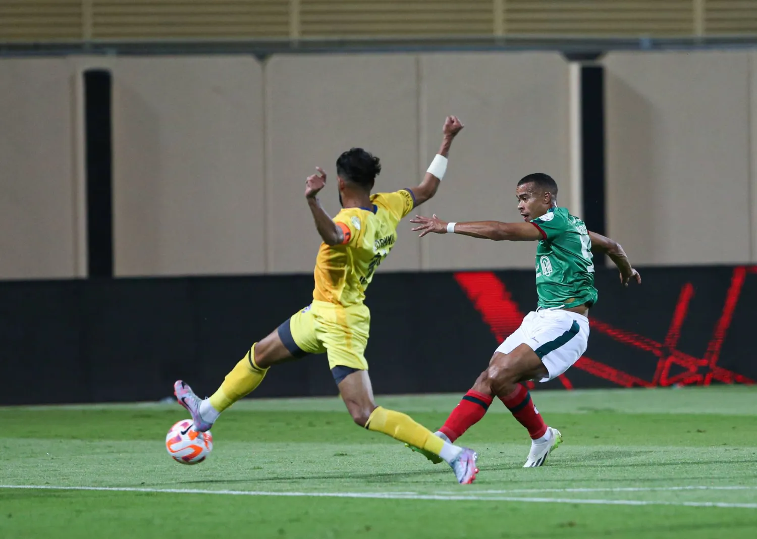 النجم السويدي سجل انطلاقة قوية مع الاتفاق هذا الموسم (نادي الاتفاق)