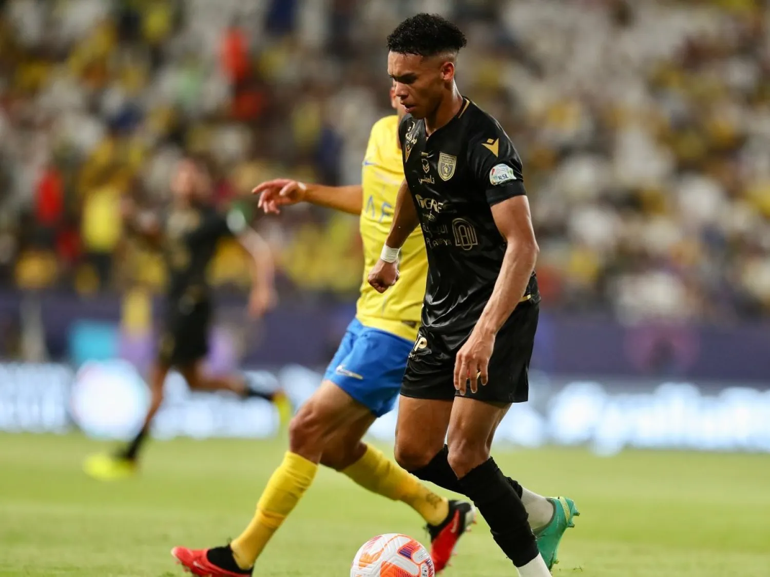 معاذ شكل سدا منيعا أمام الهجمات النصراوية في المواجهة الأخيرة (تصوير: عبدالعزيز النومان)