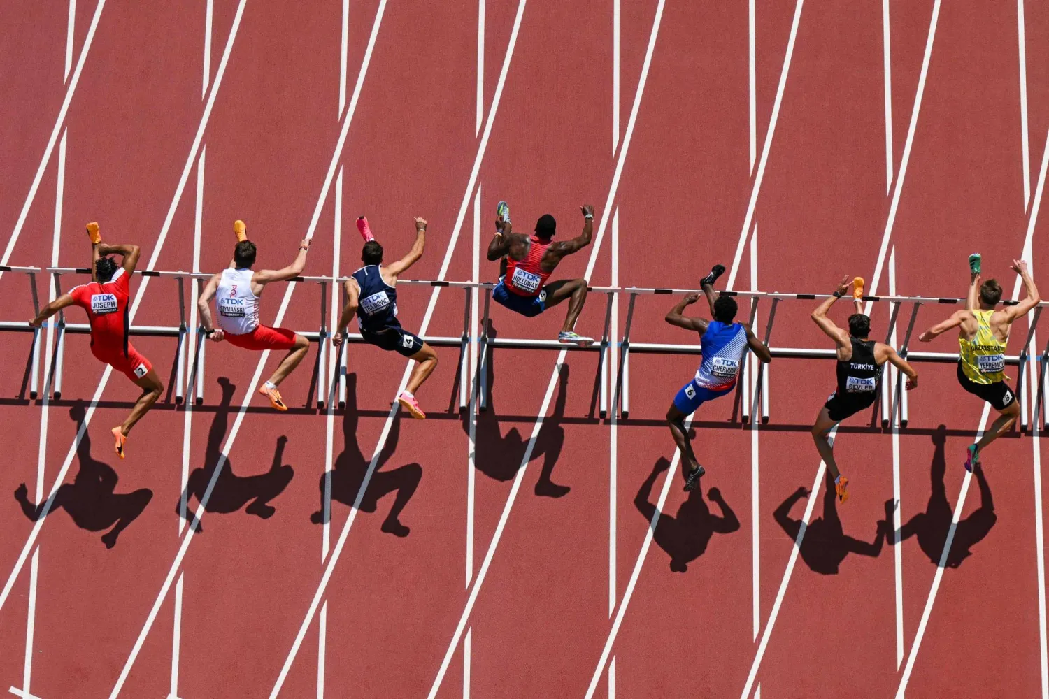 صراع كبير على سباق 110 بين عدائي العالم (أ.ف.ب)