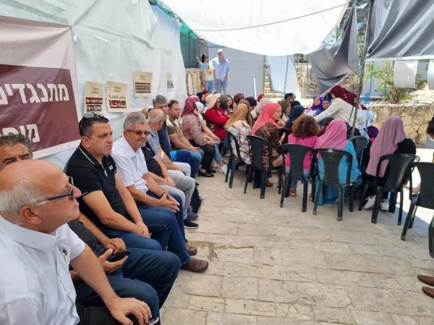 خيمة احتجاج عربية أخيرة أمام مكتب الحكومة الإسرائيلية (موقع بكرا)