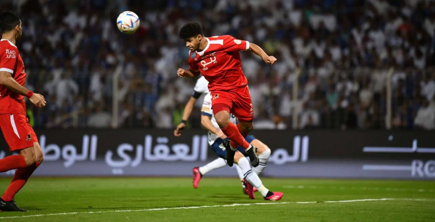 علي مكي يعد أحد الأسماء المميزة في دفاع الوحدة (الشرق الأوسط)