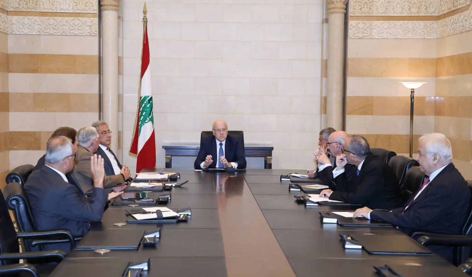 الحكومة اللبنانية تبحث تعديلات «تجميلية» لقانون النقد والتسليف