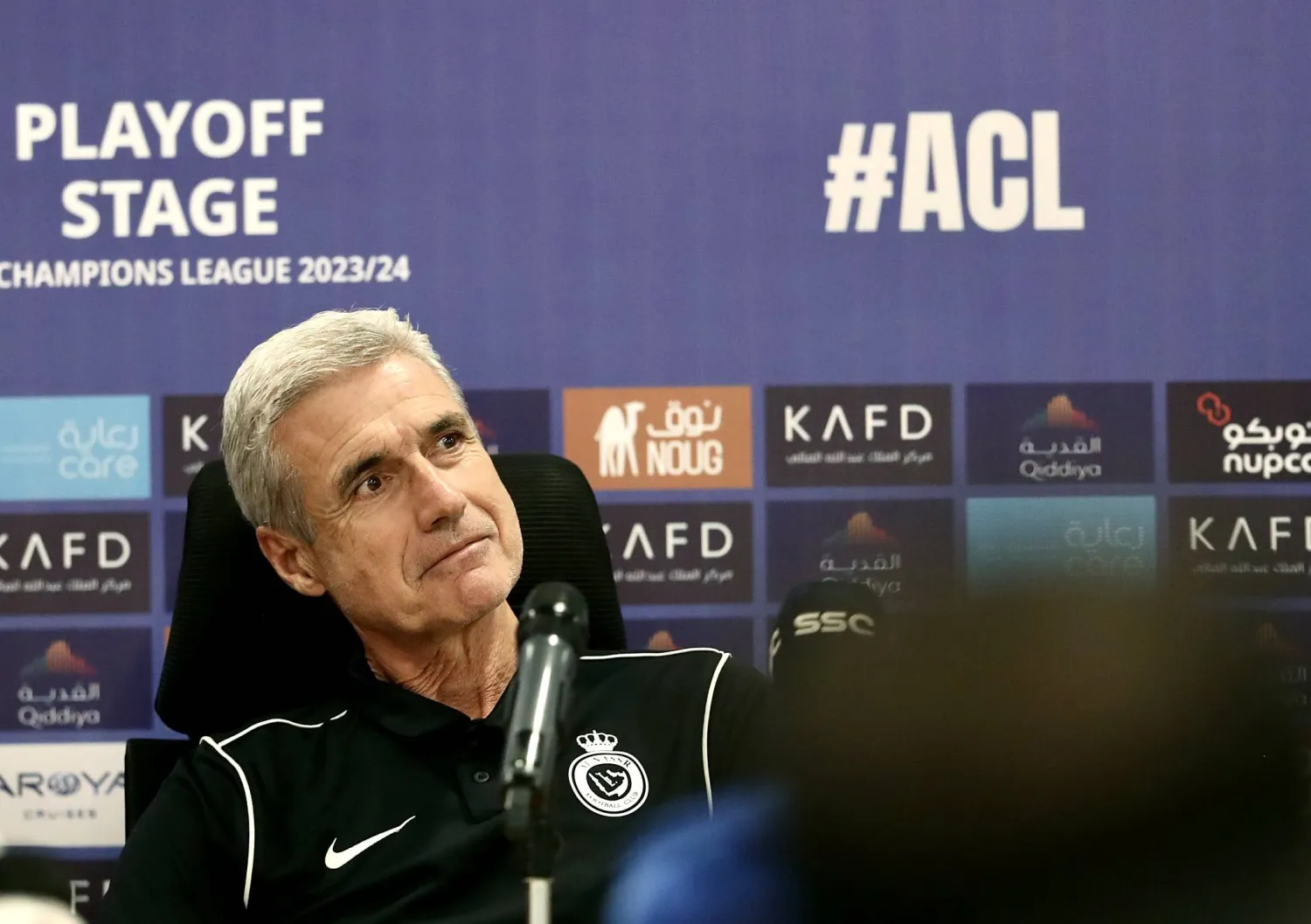 لويس كاسترو خلال المؤتمر الصحافي (تصوير: عبدالعزيز النومان)