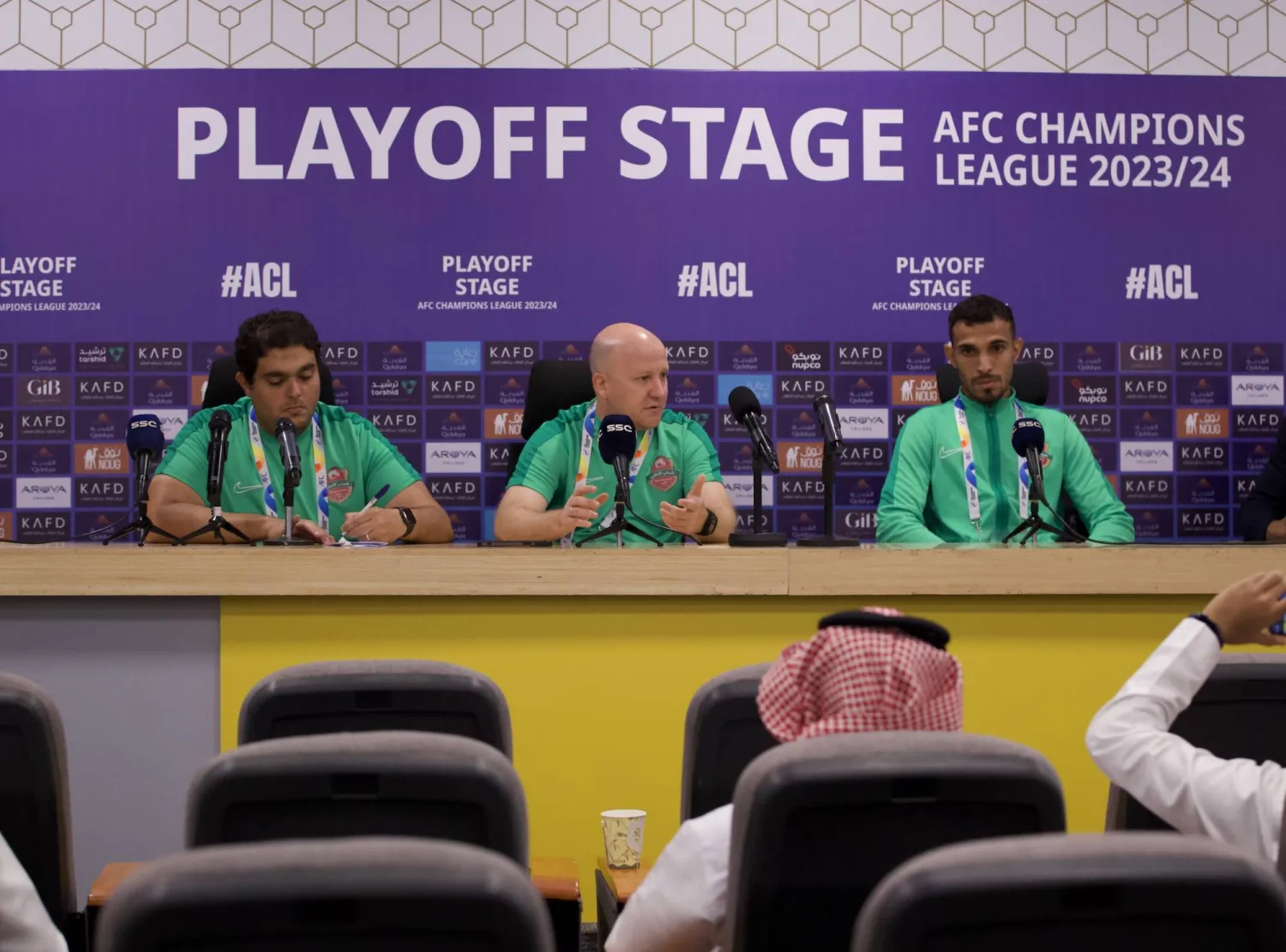 الصربي نيكوليتش مدرب فريق شباب أهلي دبي الإماراتي (تصوير: عبد العزيز النومان)