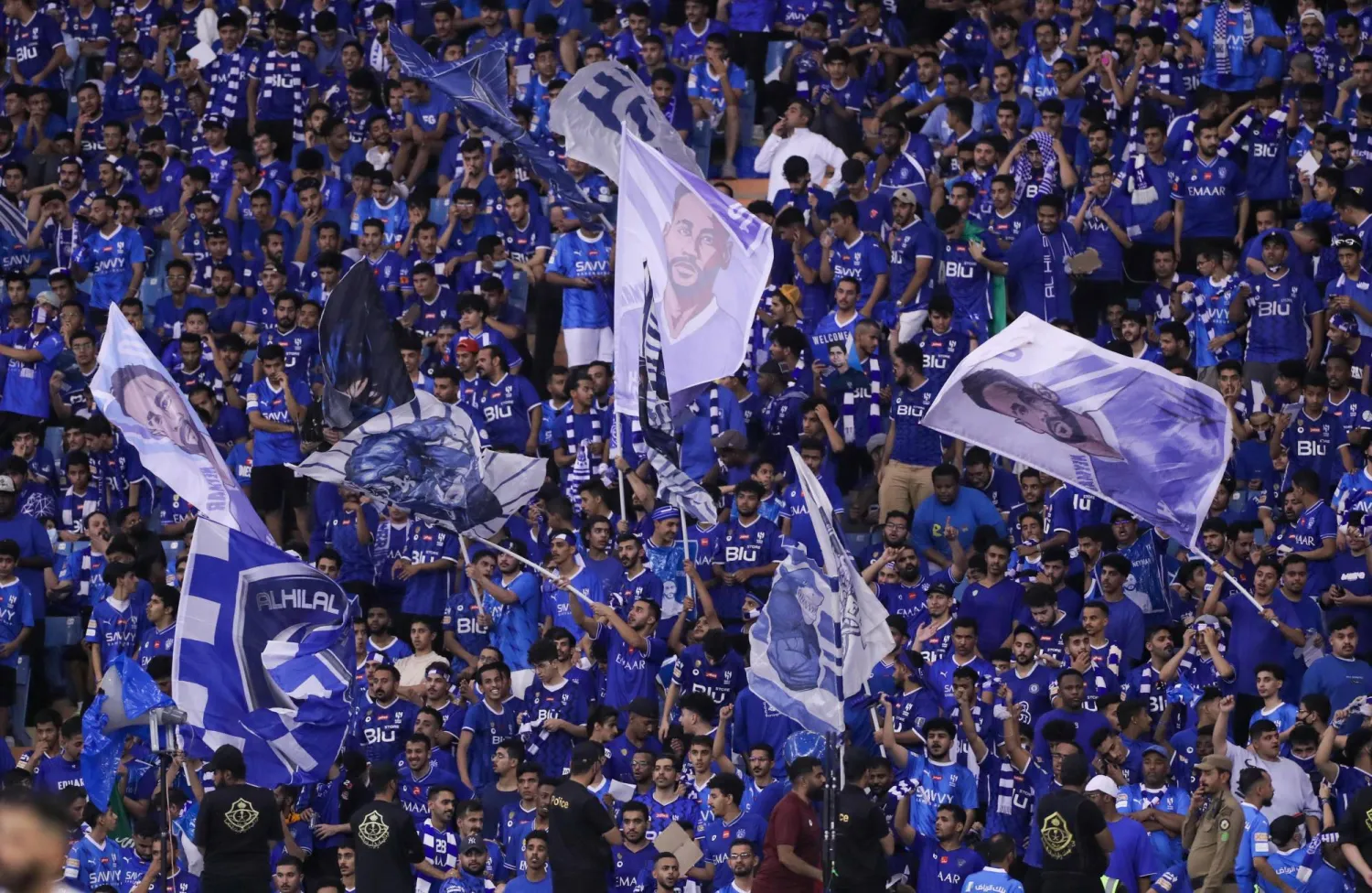 تم تغريم نادي الهلال بسبب رمي جماهيره علب مياه (تصوير: سعد العنزي)