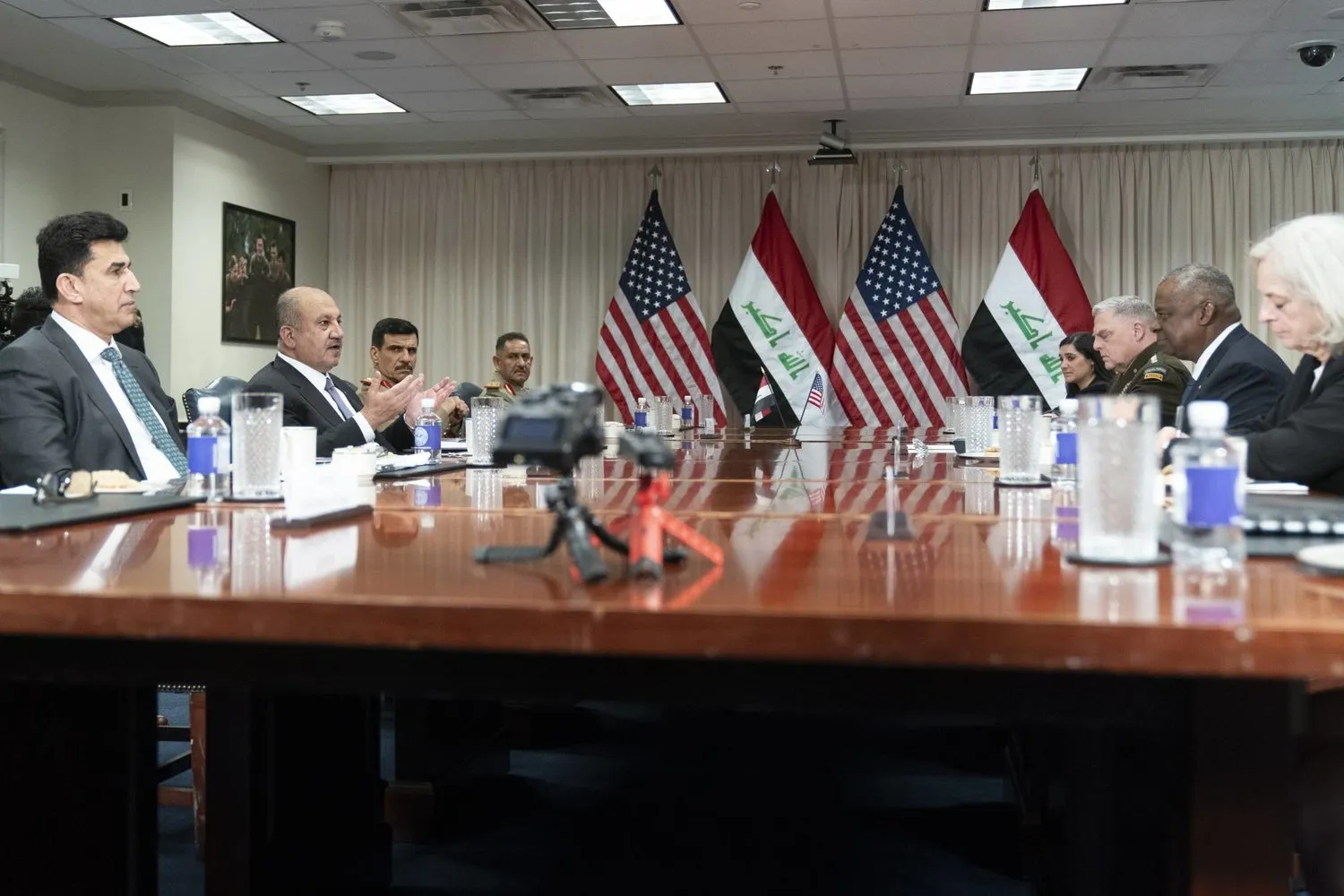 ABD Savunma Bakanı Lloyd Austin Iraklı mevkidaşı ile 7 Ağustos’ta yaptığı görüşmede (AP)