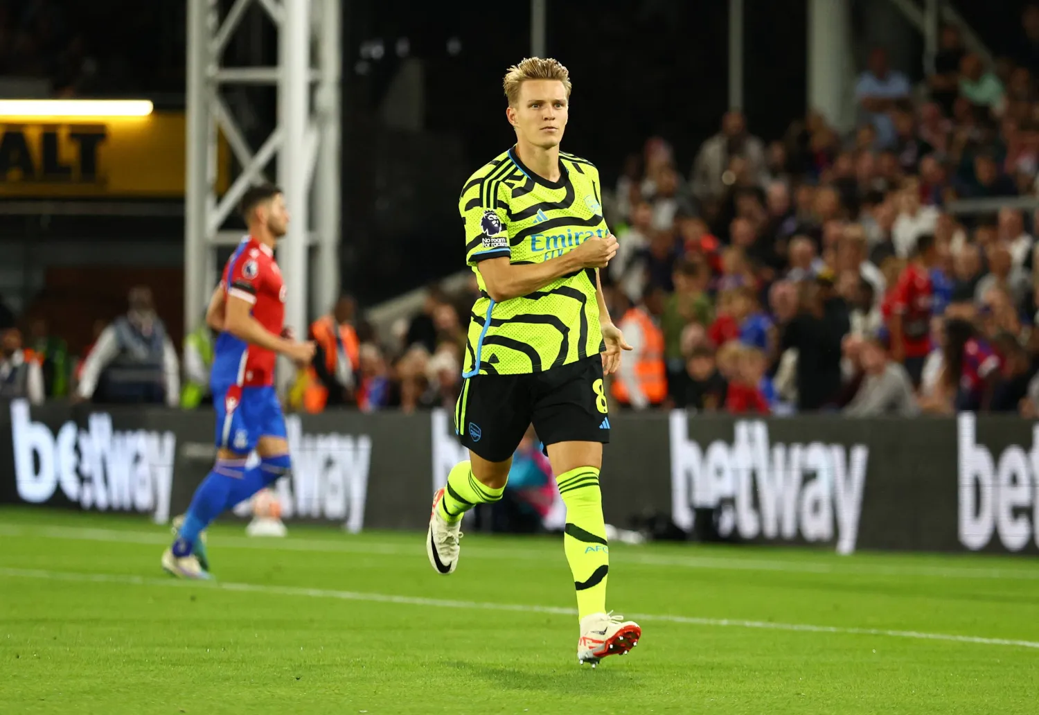 أوديغارد قال إن عليهم توخي الحذر من الحصول على الإنذارات (رويترز)