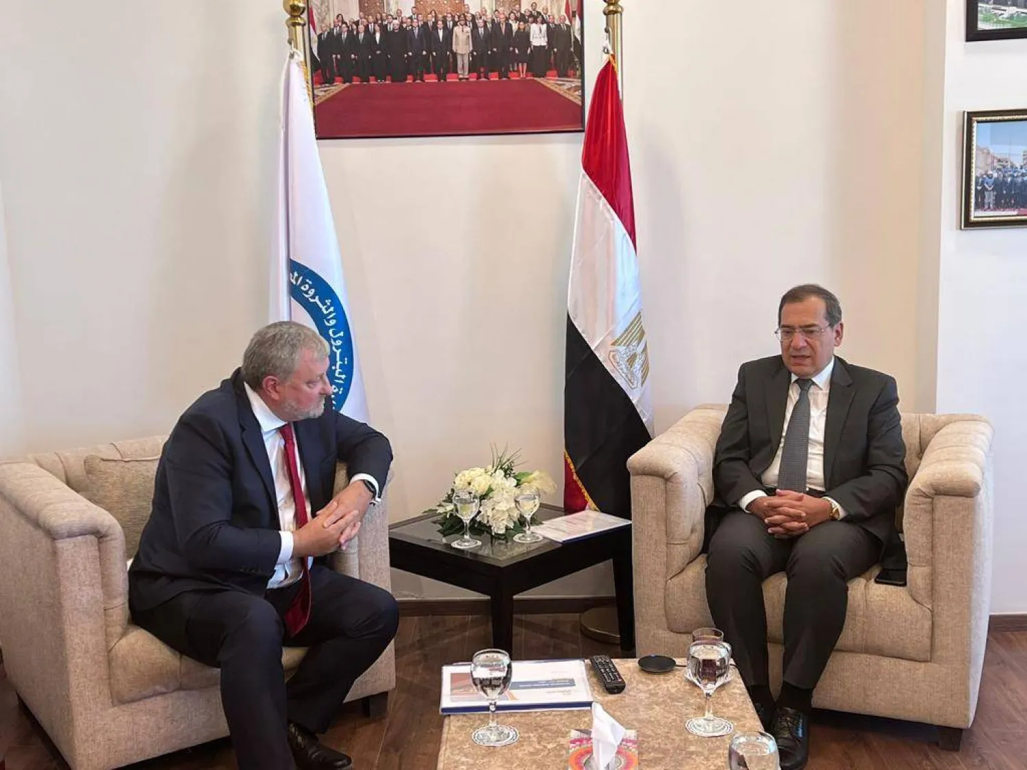 وزير البترول المصري طارق الملا يلتقي رئيس شركة ترانس غلوب الكندية في القاهرة (الشرق الأوسط)