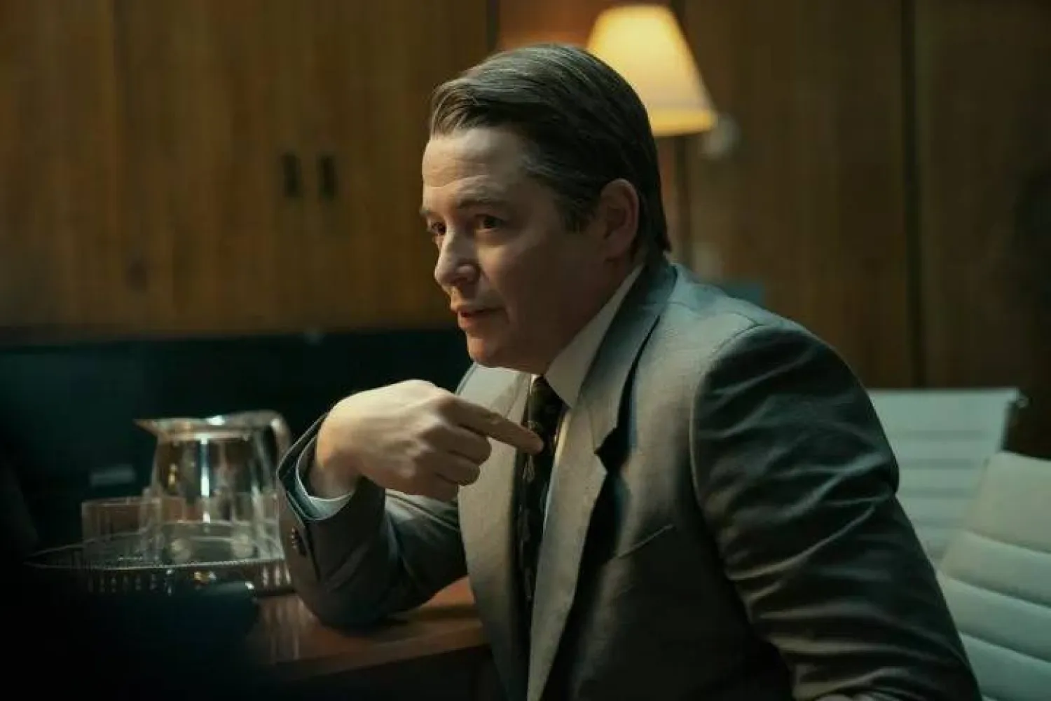 ماثيو برودريك في دور ريتشارد ساكلر (نتفليكس)