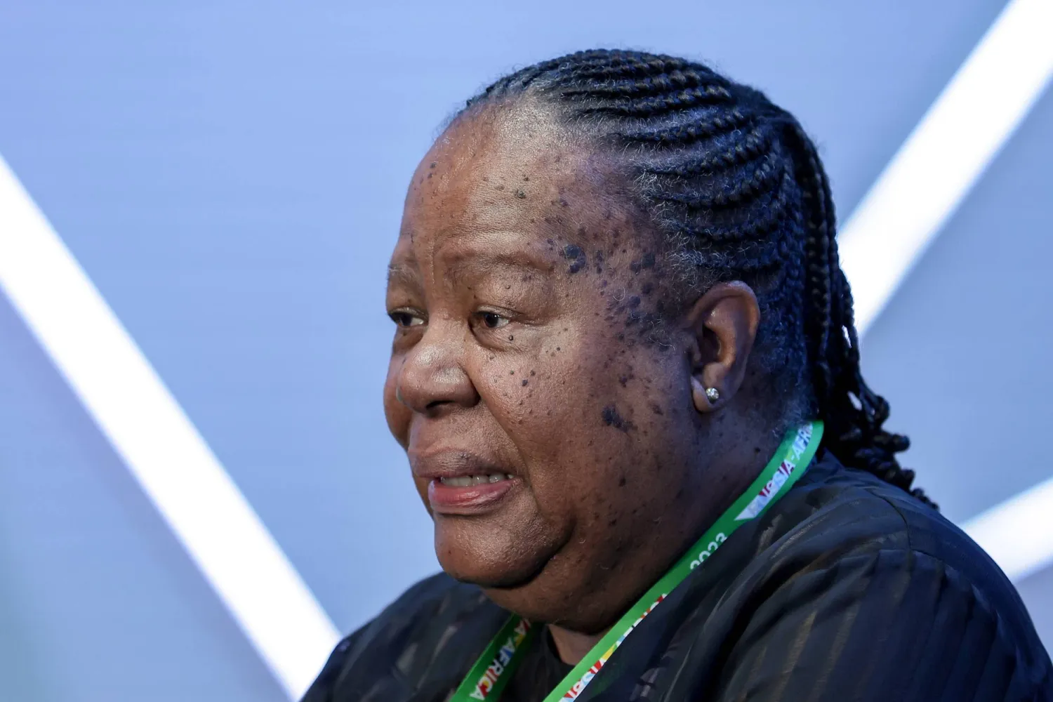 وزيرة خارجية جنوب أفريقيا ناليدي باندور (إ.ب.أ)