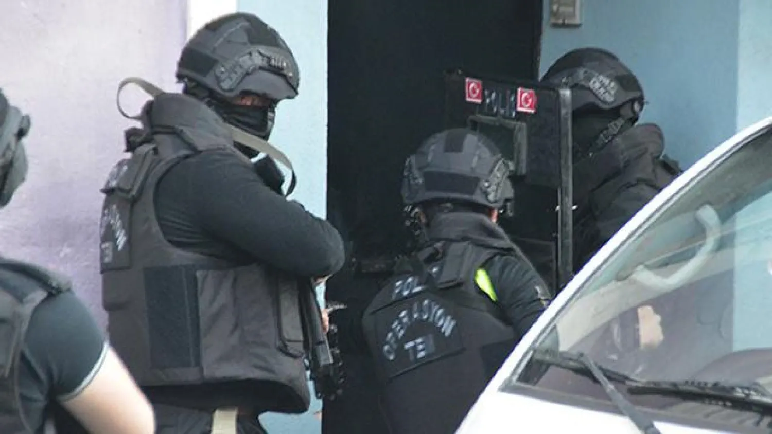 صورة موزعة من مديرية أمن إسطنبول لإحدى العمليات ضد «داعش»